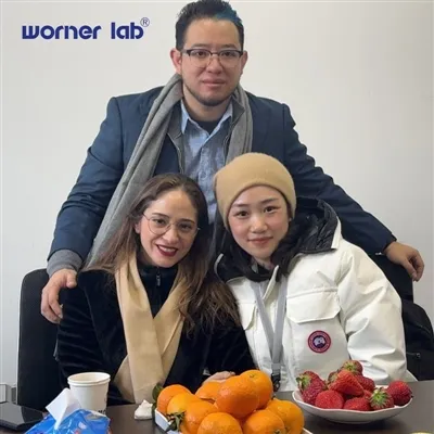 Worner ประสบความสำเร็จในการดำเนินการฝึกอบรมสเปกโตรโฟโตมิเตอร์อะตอมของลูกค้า